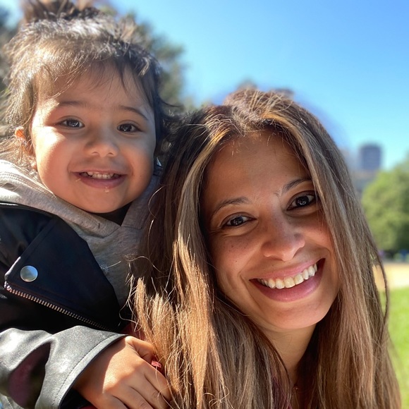 Meet your Posher, Claudia - Picture 1 of 2